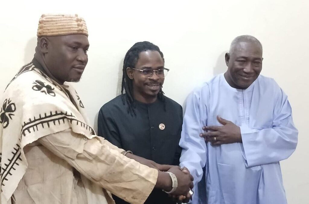 Association An Ka Ben Maayala, les institutions religieuses possèdent aussi bien un potentiel de paix que de guerre